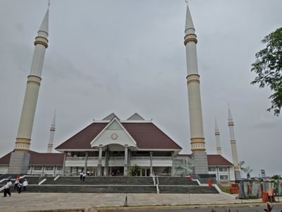 Masjid Raya KH Hasyim Asy'ari Jakarta Barat..jpg